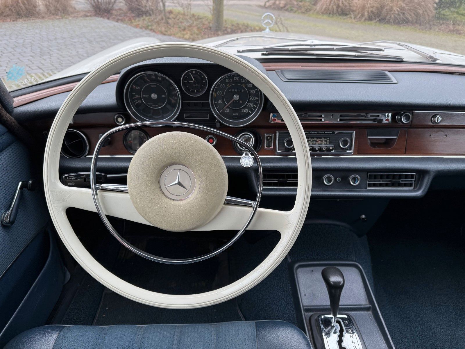 Fahrzeugabbildung Mercedes-Benz 280 SE L 3.5