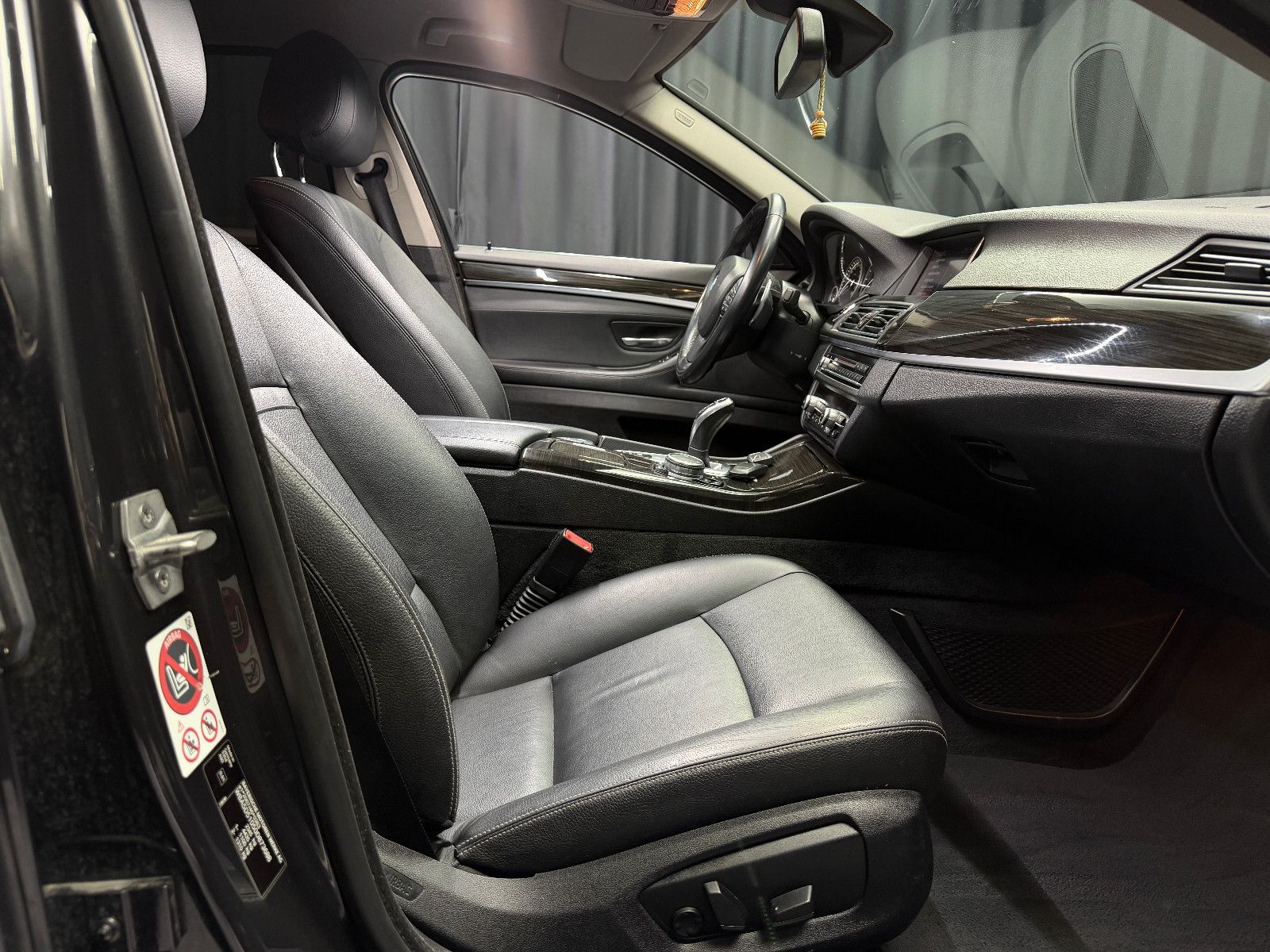 Fahrzeugabbildung BMW 535d Limousine|HuD|HIFI|STANDHZG|NAVI|LEDER