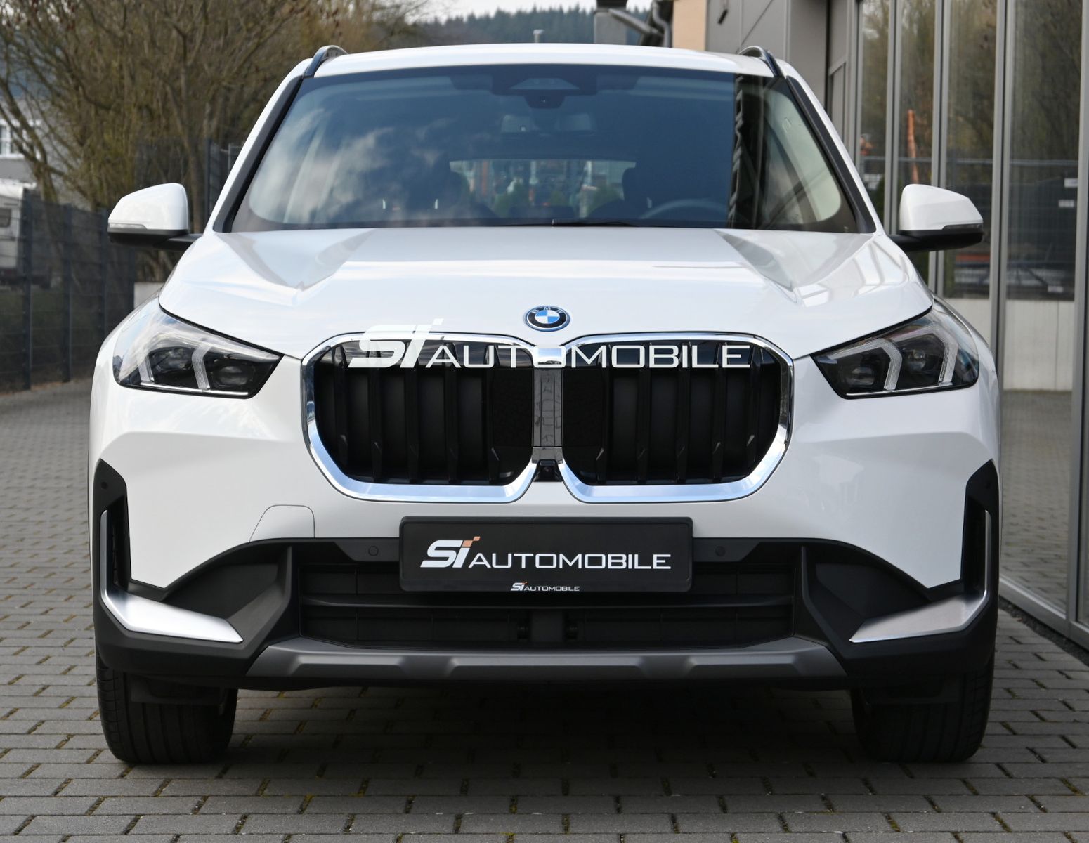 Fahrzeugabbildung BMW X1 xDrive25e Aut. °AHK°HEAD-UP°360°-KAM°MEMORY°