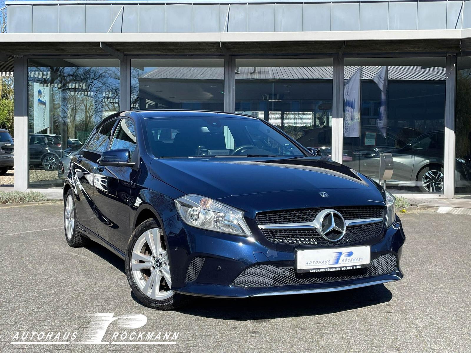Mercedes-Benz A 200 AHK Navi PDC Tempo