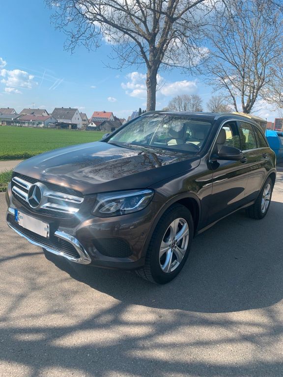Image of Mercedes-Benz GLC 250