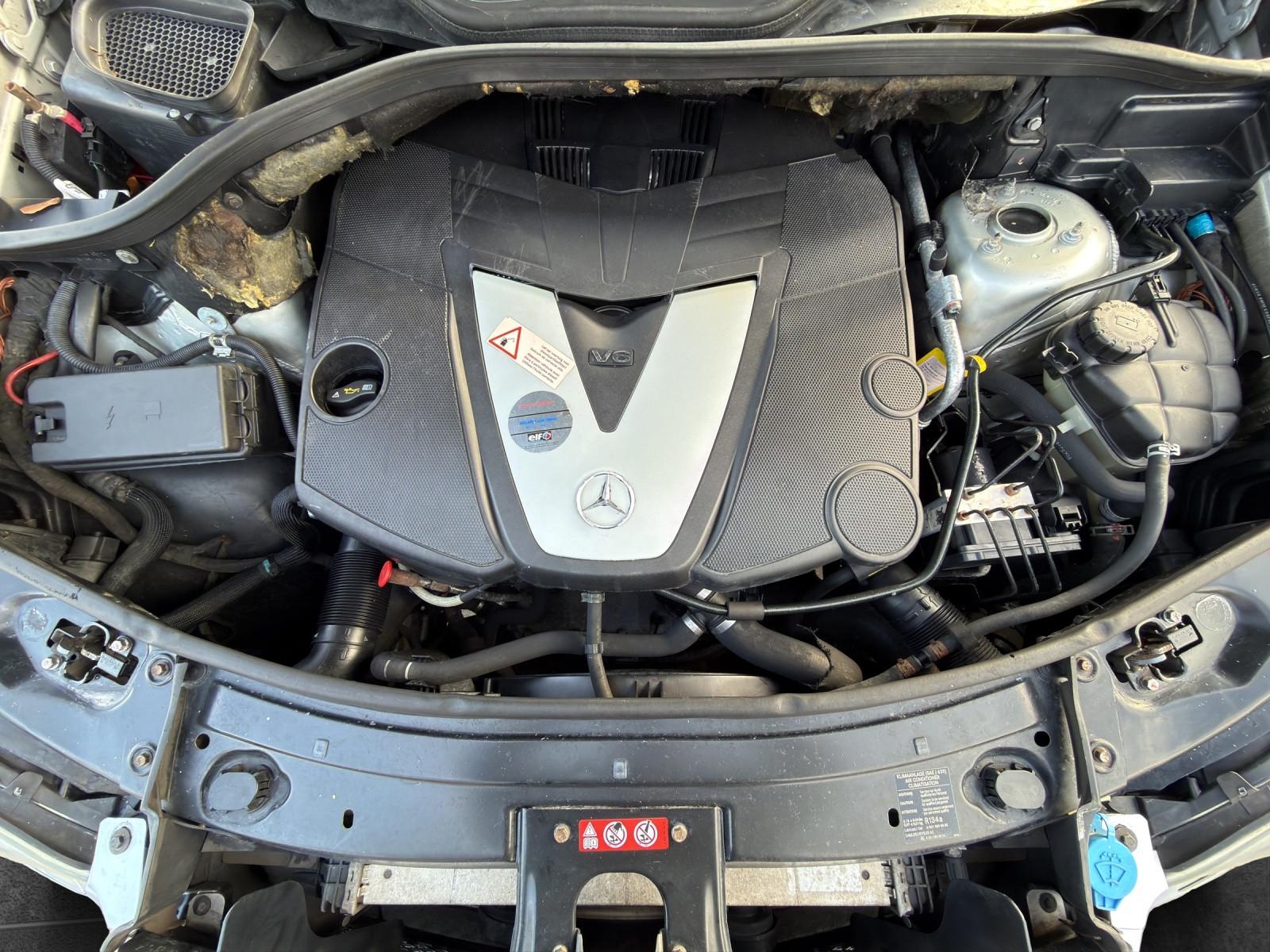 Mercedes-Benz ML 320 CDI NAVI*XENON*PDC*MEMORY*TEMPOMAT*AHK*!
