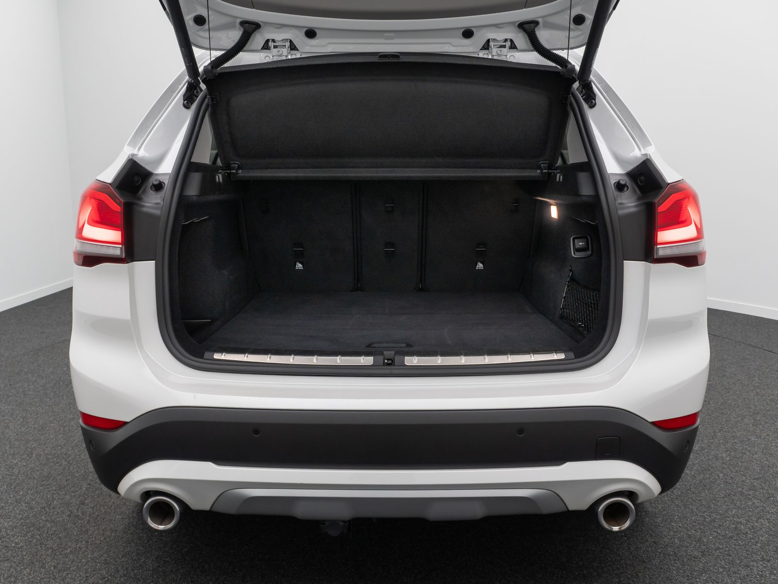 Fahrzeugabbildung BMW X1 sD20d xLine Navi+HUD Kamera DAB AHK Sportsitz