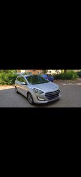 Hyundai i30 blue 1.6 CRDi DCT PASSION PLUS PASSION PLUS - Hyundai i30 Passion mit Diesel-Antrieb