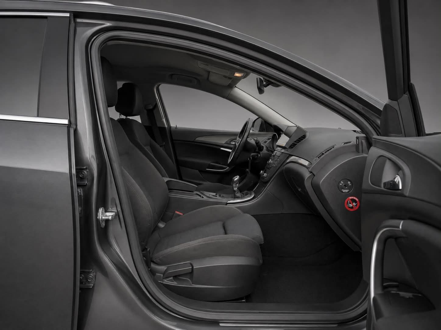 Opel Insignia 2009 — photo 10