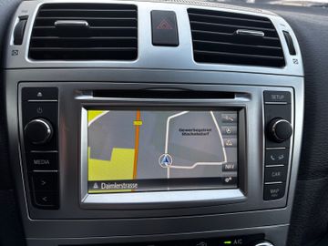 Toyota Avensis - 12