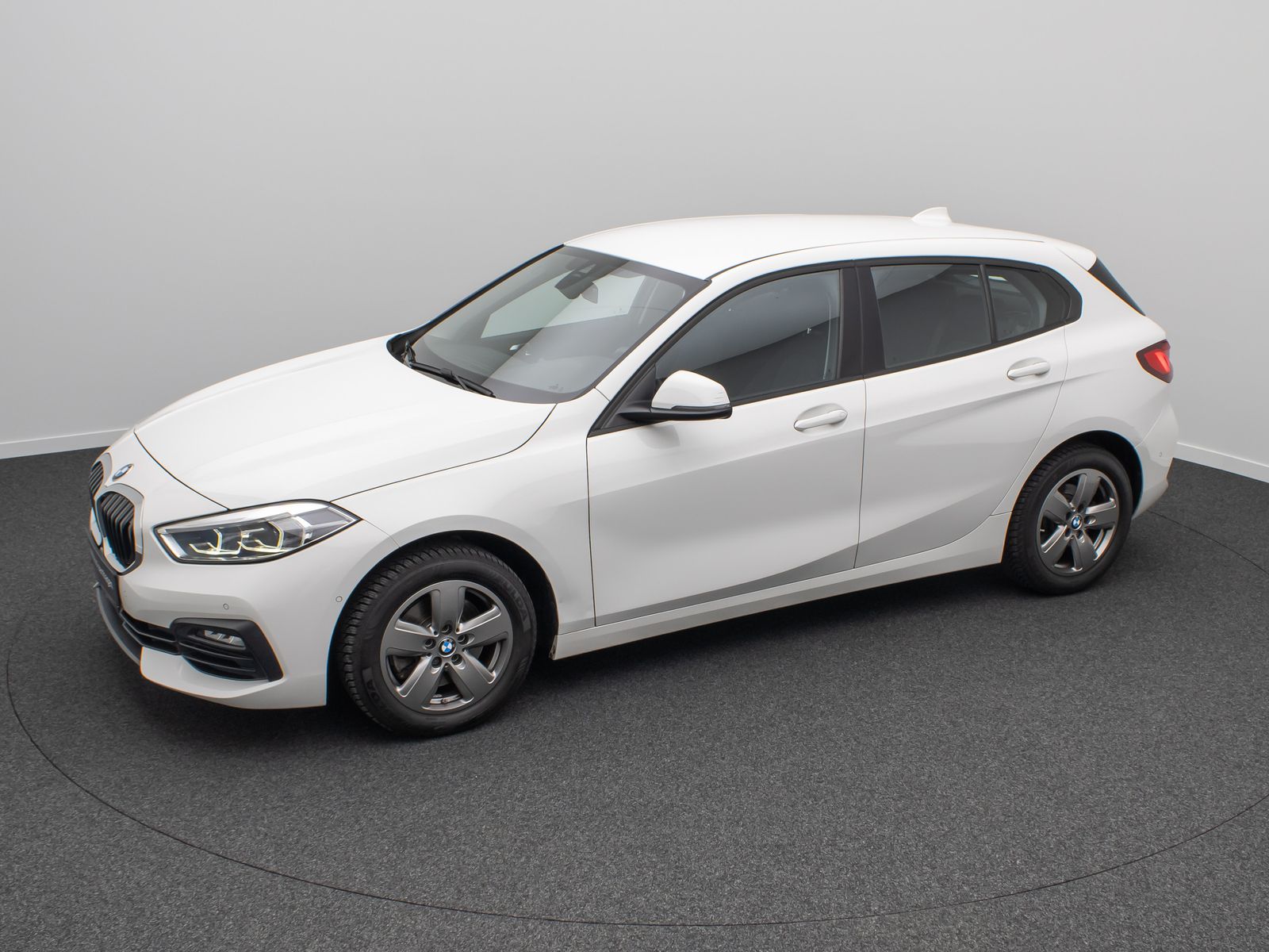 Fahrzeugabbildung BMW 116d Kamera DAB Sitzhzg LED Geschwindigkeitsreg