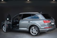 AUDI Q7 3.0 TDI quattro S-Line Sport Plus*PSD*AHK*7-S