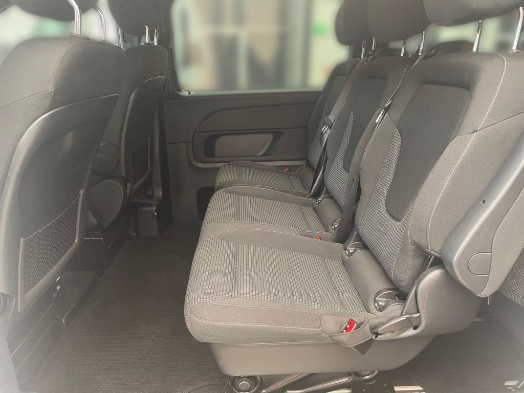 Fahrzeugabbildung Mercedes-Benz V 250 ED/L AMG 7 Sitze DISTRONIC Standhg 2,5tAHK