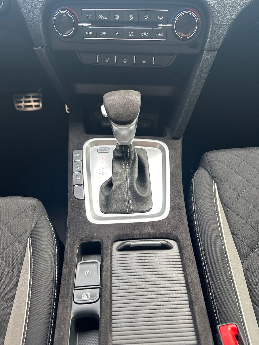 Fahrzeugabbildung Kia ProCeed 1.5 T-GDI DCT GT Line NAV+LED+ACC+KAM