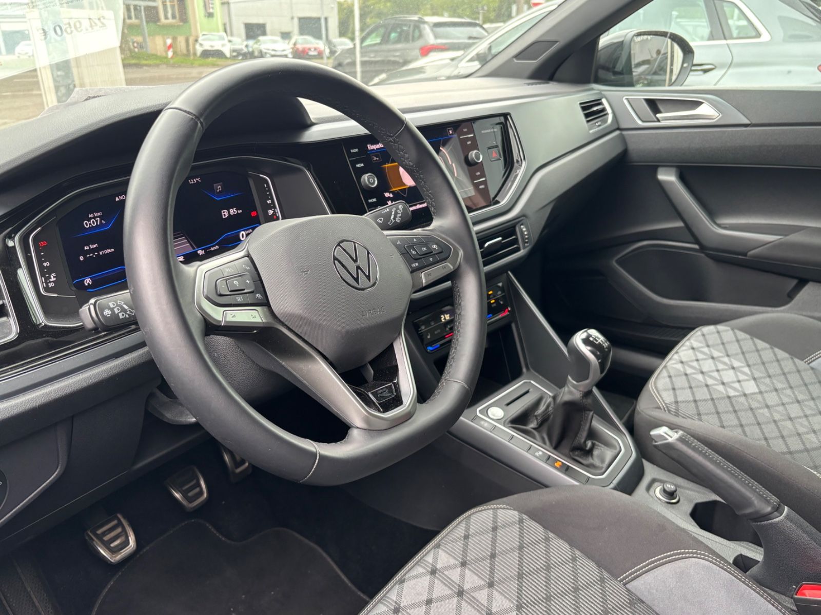 Fahrzeugabbildung Volkswagen Taigo R-Line Kam ACC