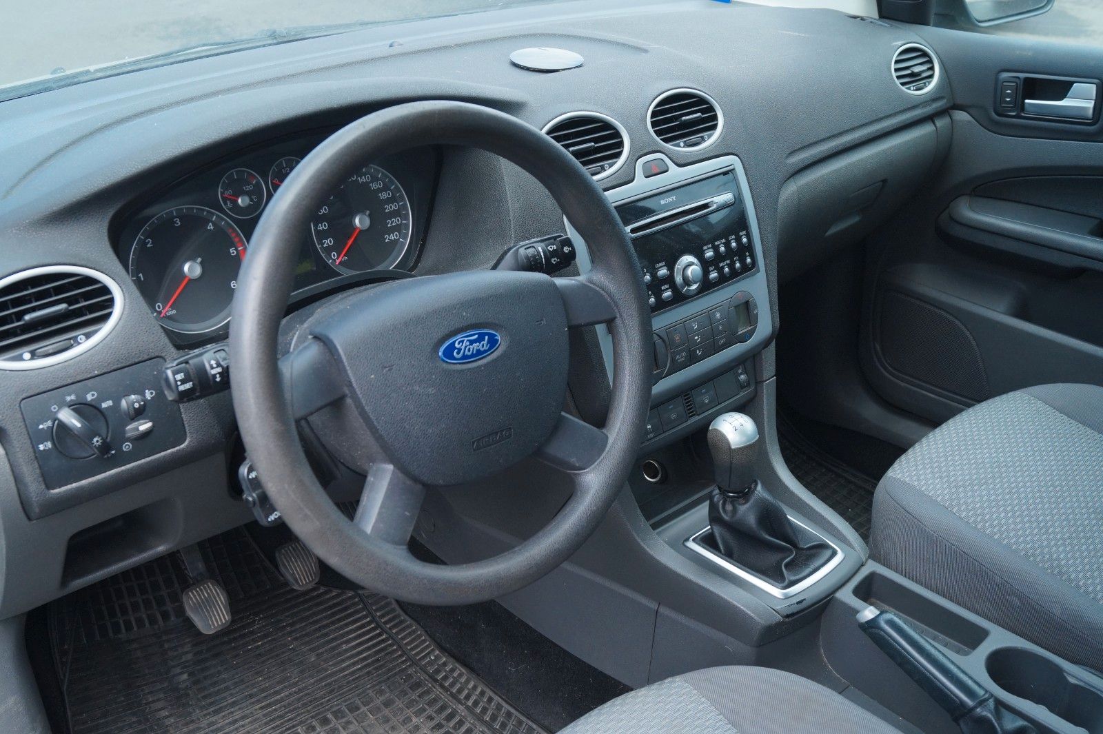 Fahrzeugabbildung Ford Focus Lim. Trend