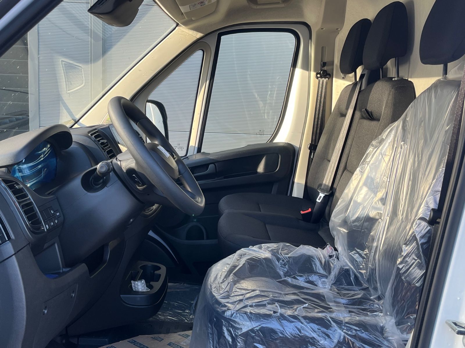 Fahrzeugabbildung Fiat Ducato H2 Kastenwagen 33 L3H2 140 Multijet Hochd