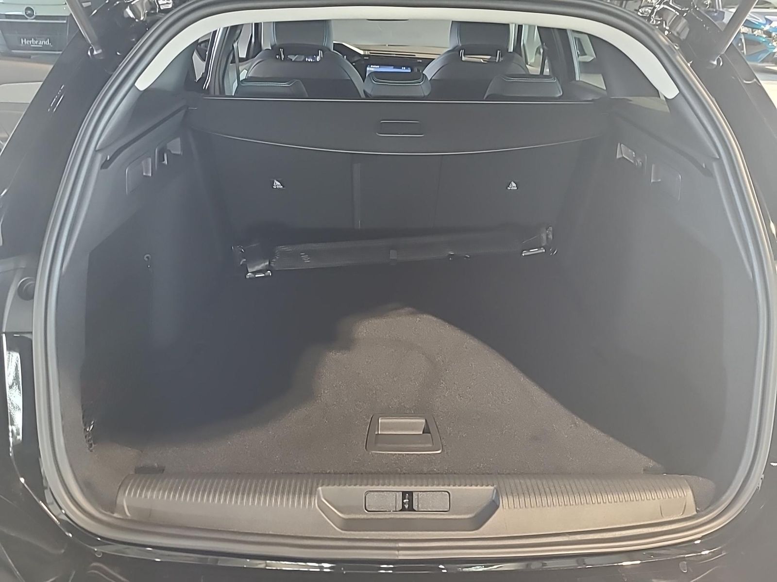 Fahrzeugabbildung Peugeot 308 SW Allure 130 PS BlueHDi AT