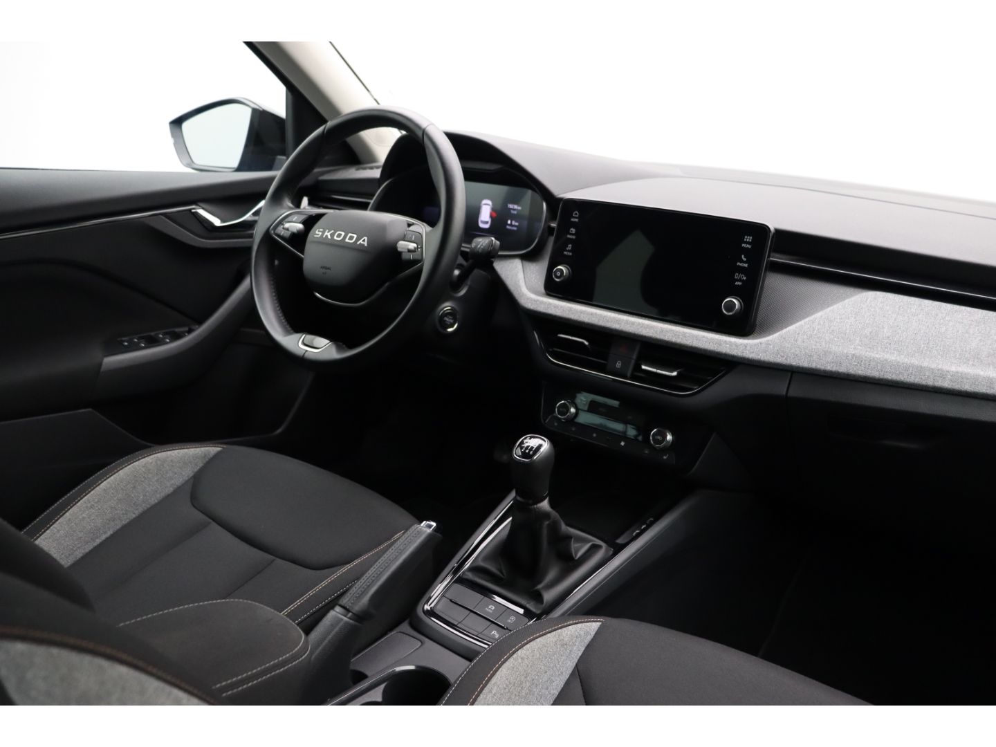 Fahrzeugabbildung SKODA Kamiq 1.0 Selection Kamera SHZ Einparkhilfe vorn