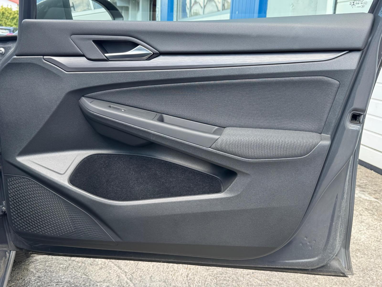 Volkswagen Golf VIII Lim. Style 1.Hd 8f. Nav DAB LED Massag, миниатюра 25
