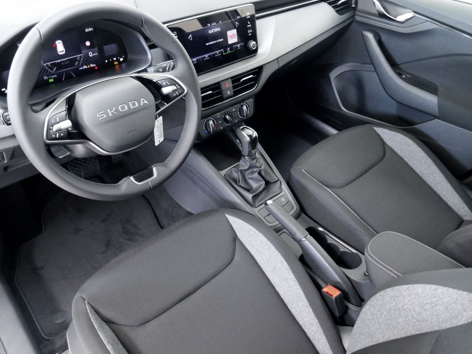 Fahrzeugabbildung SKODA Kamiq Essence 1.0 TSI DSG | LED PDC GRA App