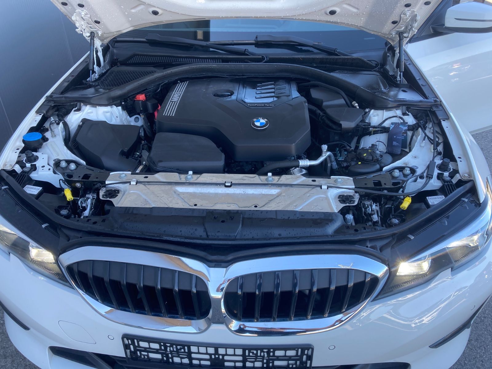 BMW 320iAT *WLAN*LED*DAB*Sportsitze*Teilleder*Kamera foto 15