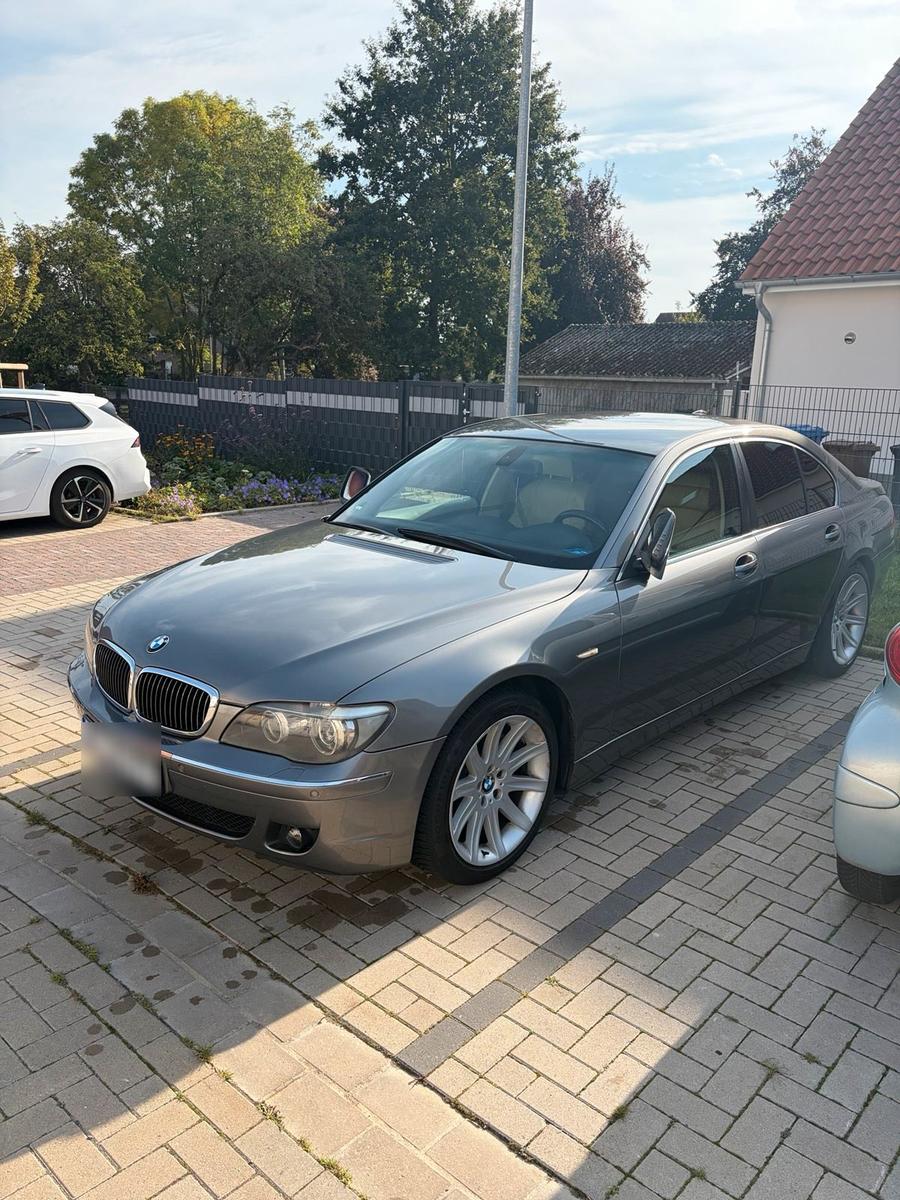 BMW 750