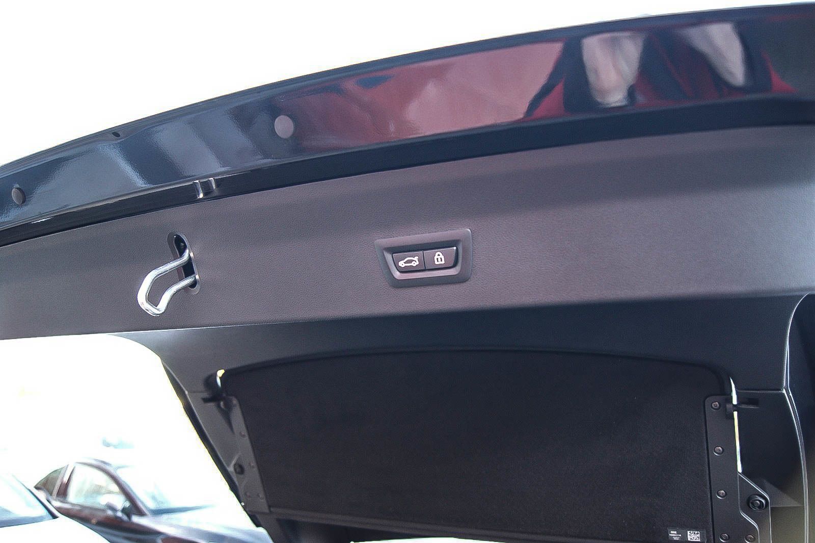 Fahrzeugabbildung BMW X4 xDrive 20 d M Sport X HUD ANHZV STHZG PANO