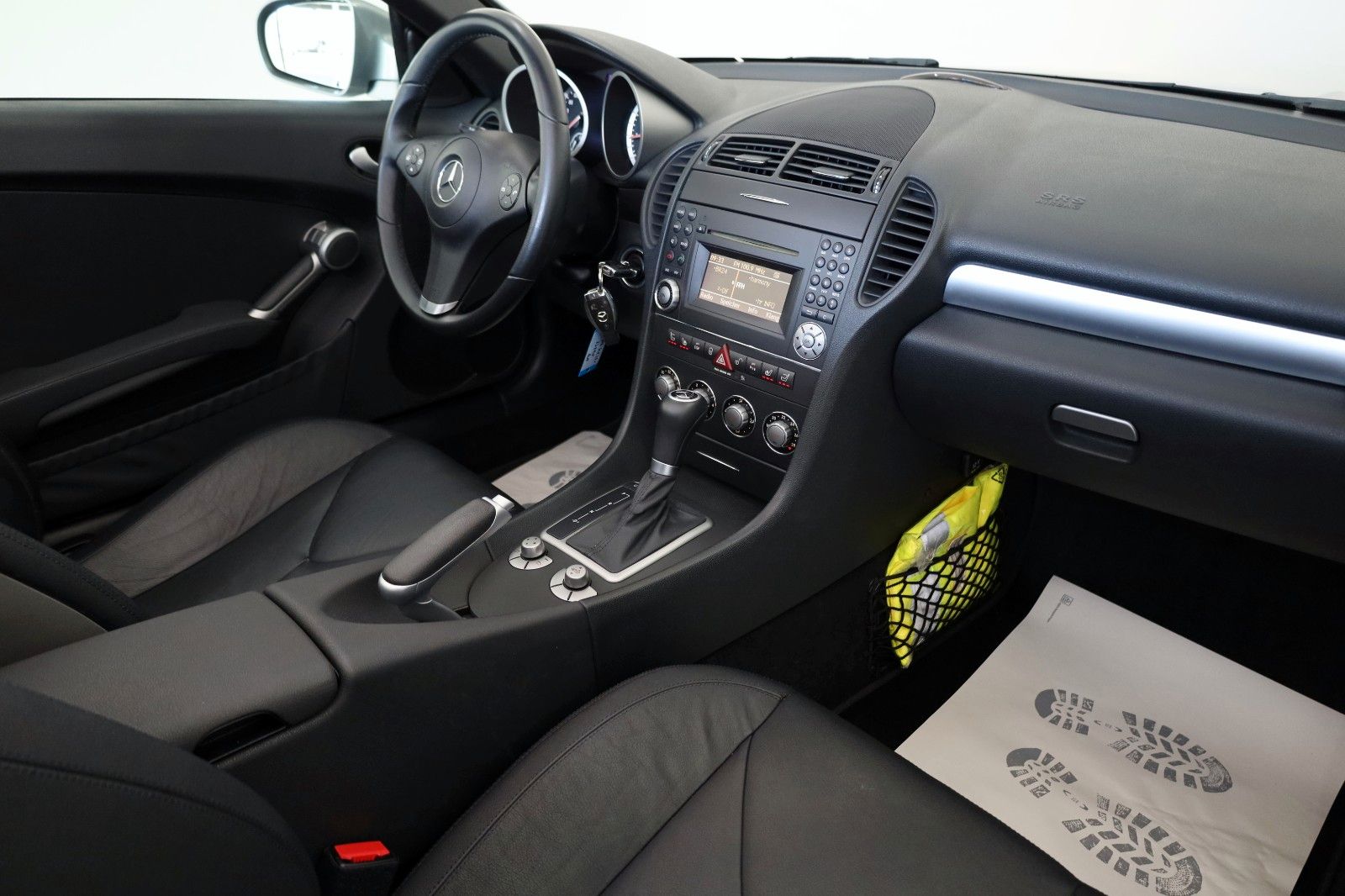 Fahrzeugabbildung Mercedes-Benz SLK 200 Kompressor Roadster Leder,Navi,Airscarf