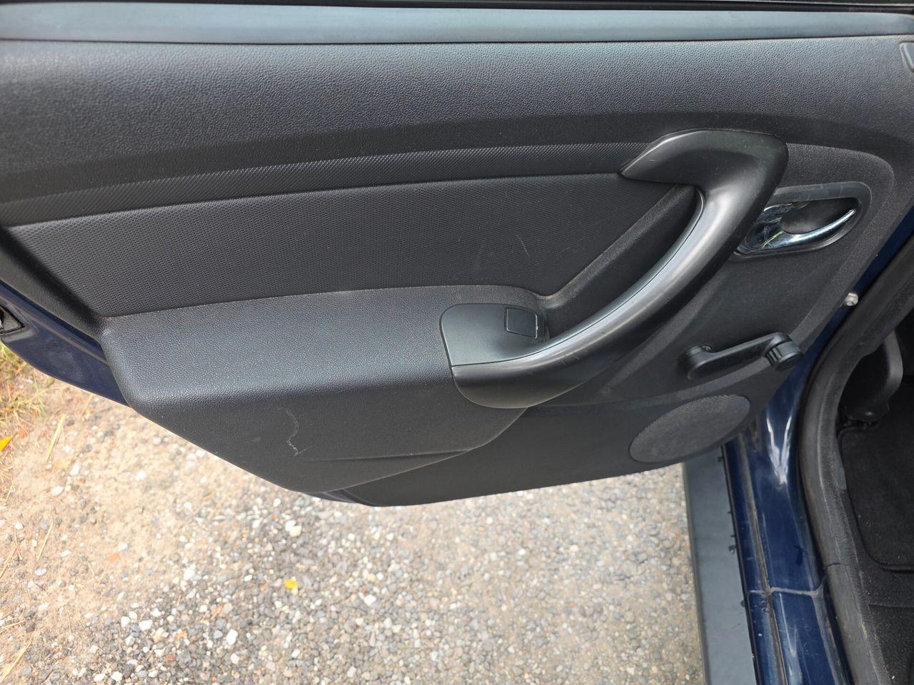 Dacia Duster 2015 — photo 10