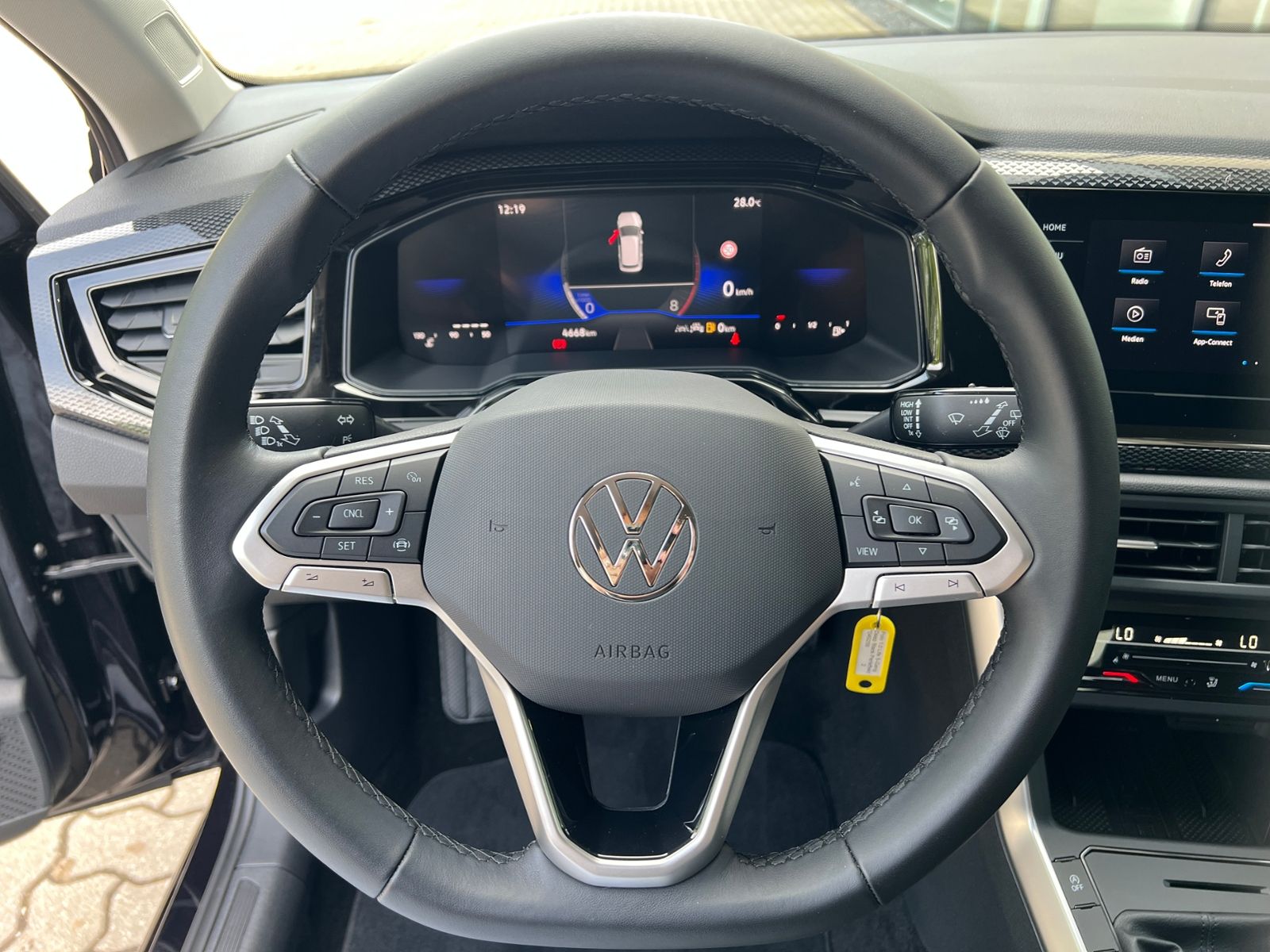 Fahrzeugabbildung Volkswagen Polo Life 1.0 *LED, Climatronic, Sitzhzg., App-C