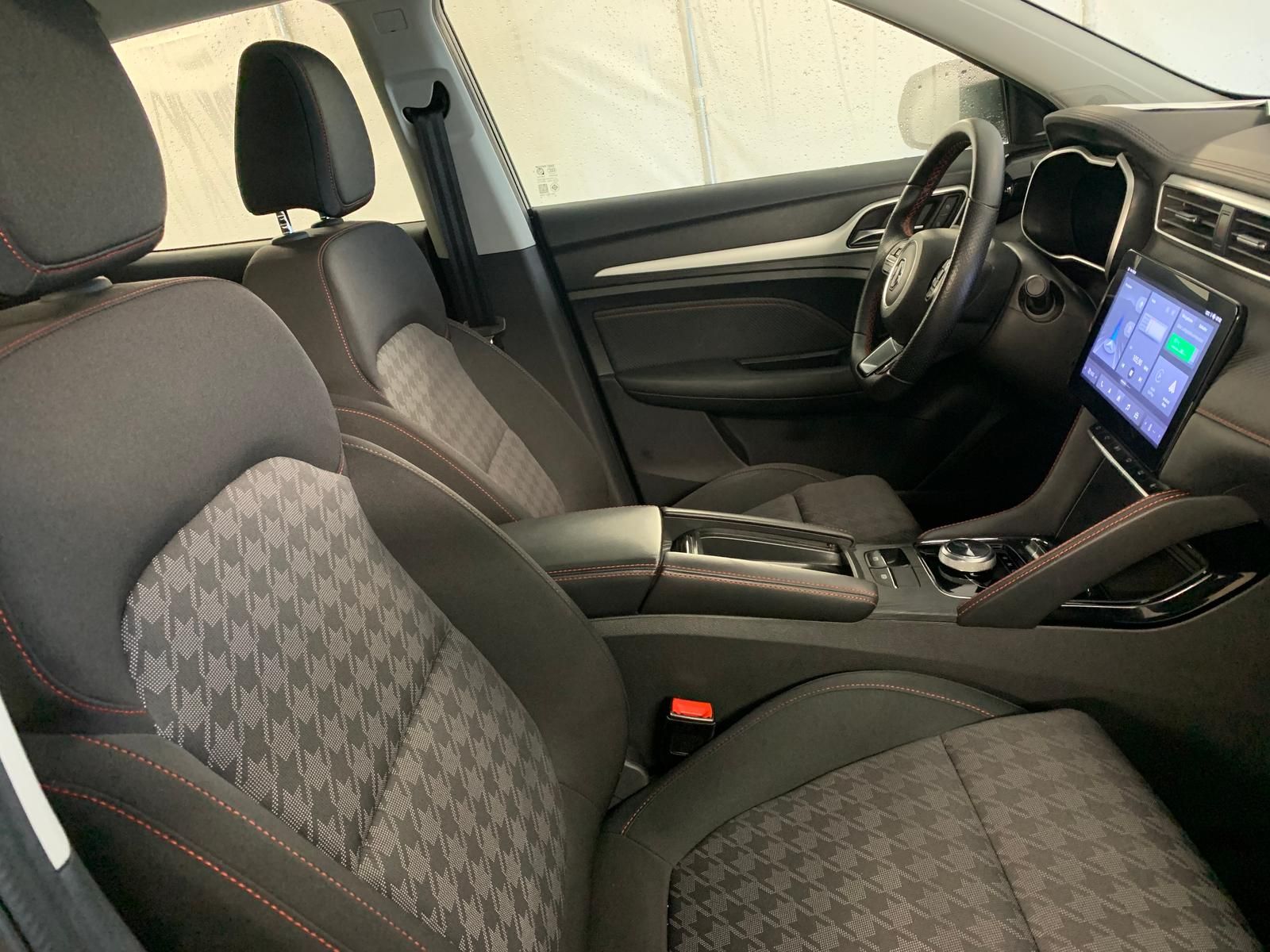 MG ZS EV Comfort LED FahrAss+DigTacho Kamera imagem 3