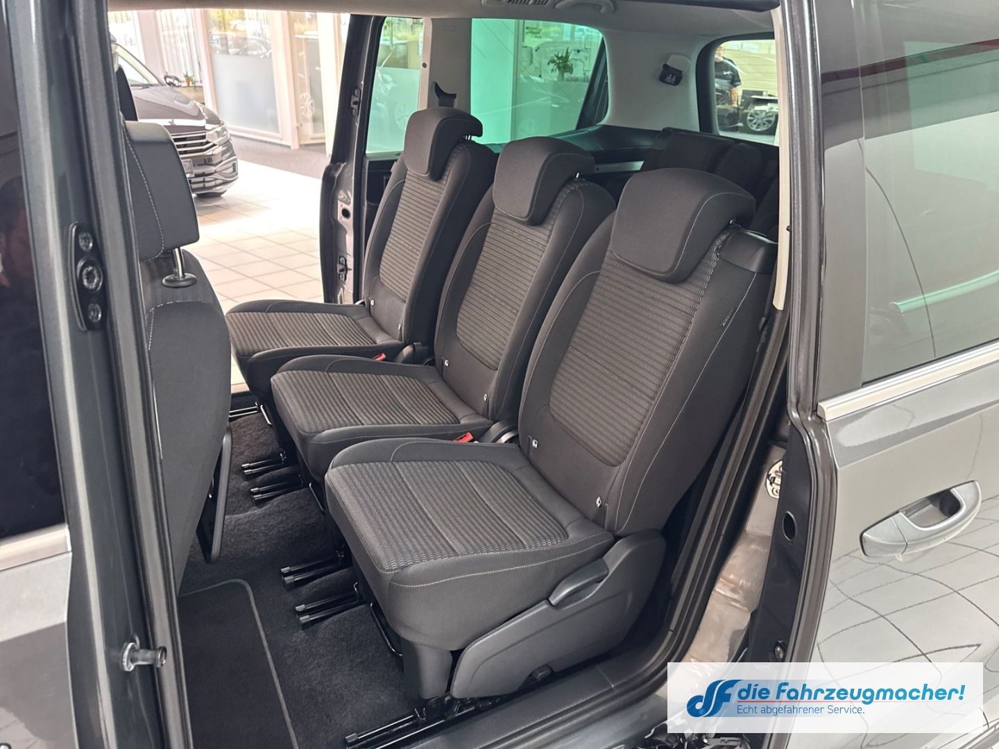 Fahrzeugabbildung SEAT Alhambra Xcellence 7-Sitzer AD AHK-klappbar Memo