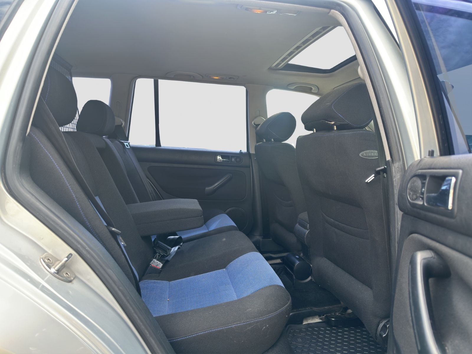 Fahrzeugabbildung Volkswagen Golf IV Variant Highline/Schiebed./AHK/TÜV01.28