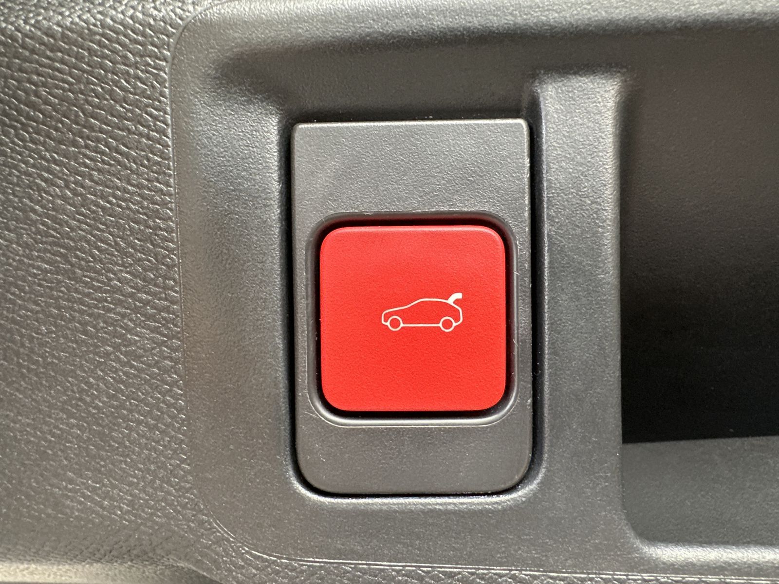 Fahrzeugabbildung Opel Astra SpT 1.5 D Aut. GS NAV+LED+PANO+18ZOLL+1HD