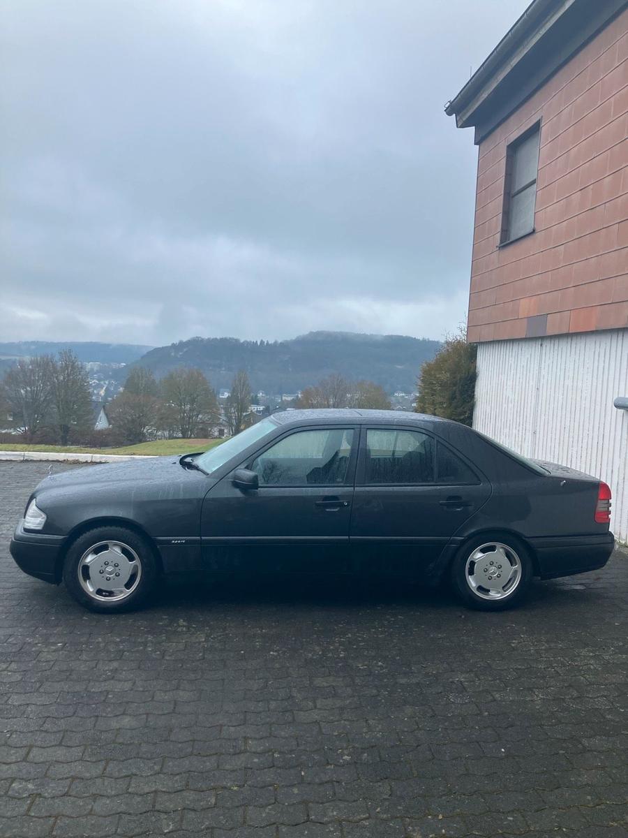 Mercedes-Benz C 180