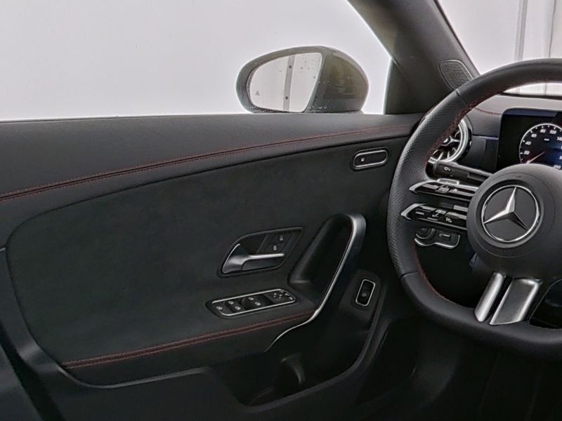 Fahrzeugabbildung Mercedes-Benz CLA 200 AMG Prem*Pano*Night*MultiBeam*360*Totwin
