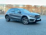 Mercedes-Benz GLA 220 CDI 4Matic AMG Line NightPaket-Pano-LED- - Mercedes-Benz GLA 220: Limousine
