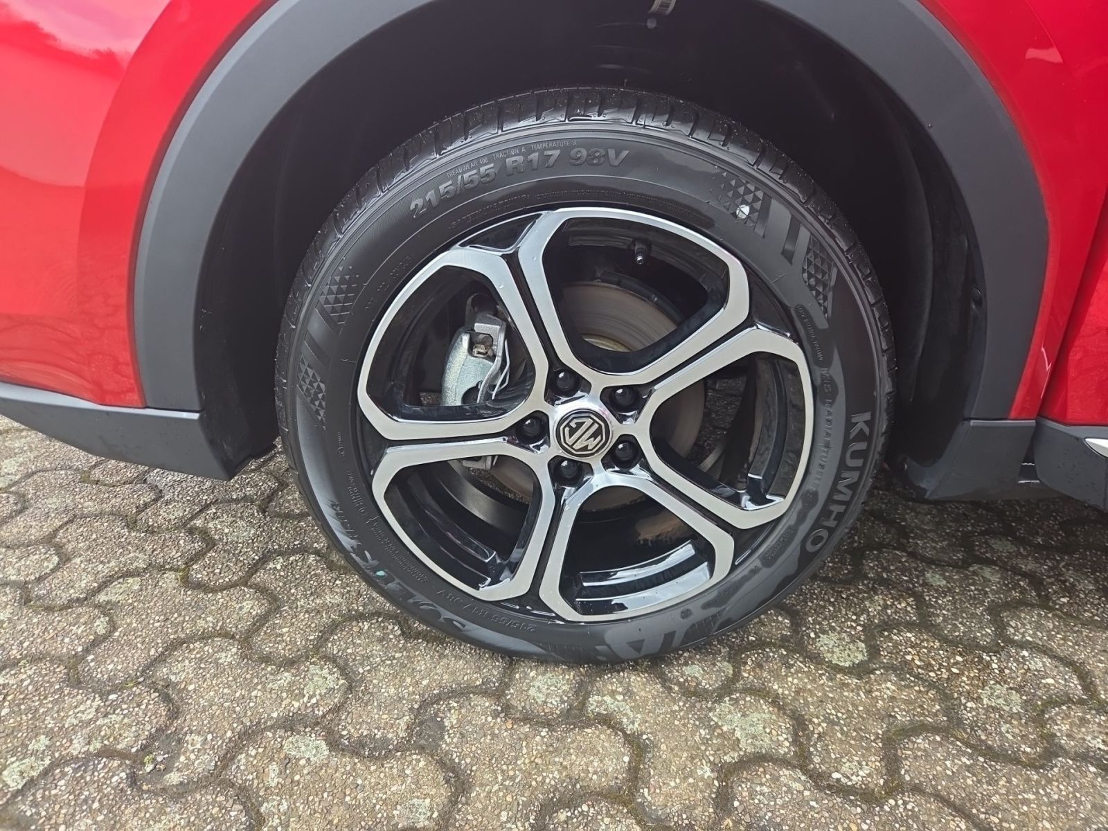 Fahrzeugabbildung MG ZS Comfort 1.5 Benziner  Schalter 116 PS *NAVI*S