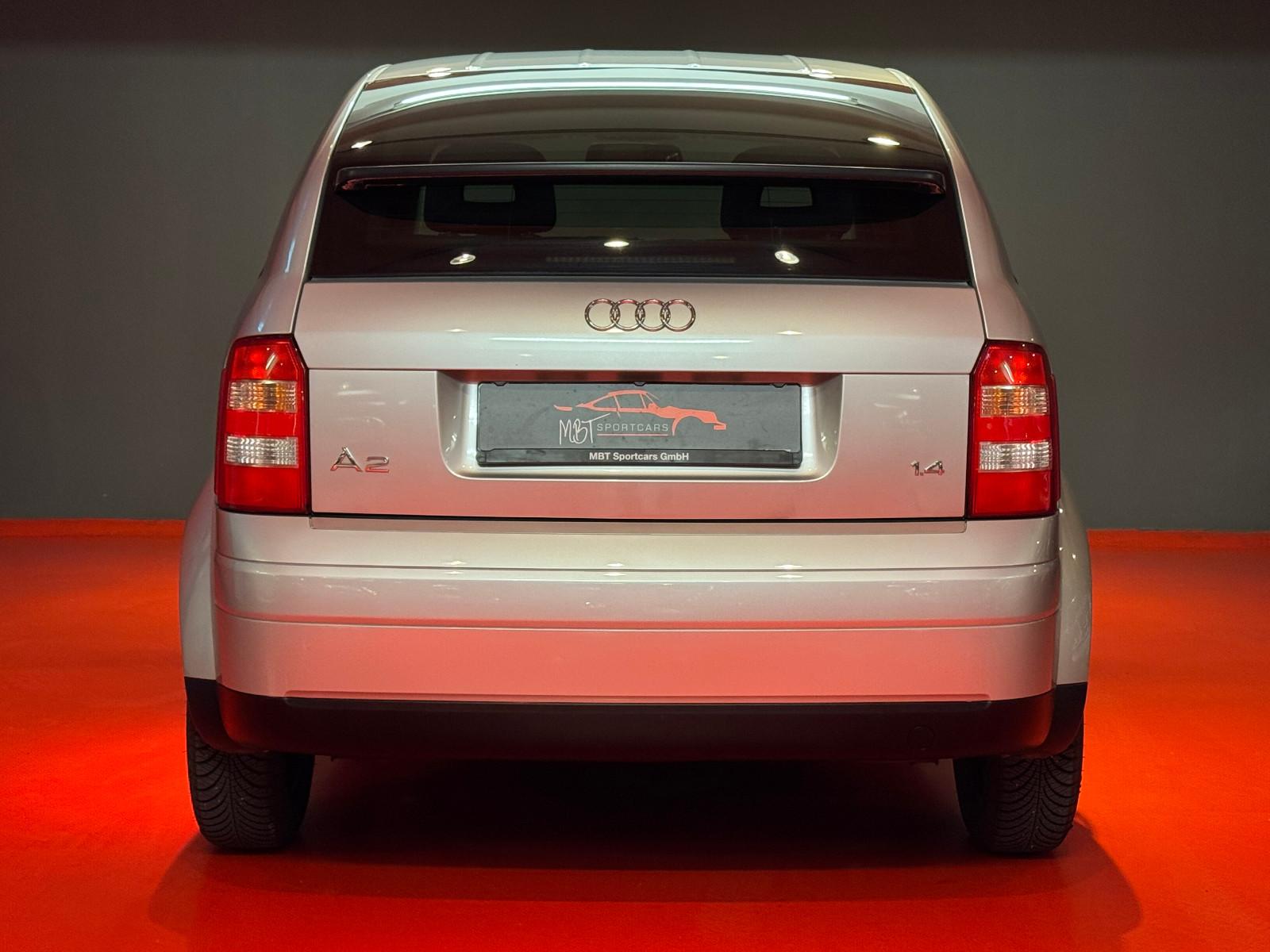 Audi A2/1.4 75 PS/SCHALTER/22.294 KM/3. HAND/SERVICE!