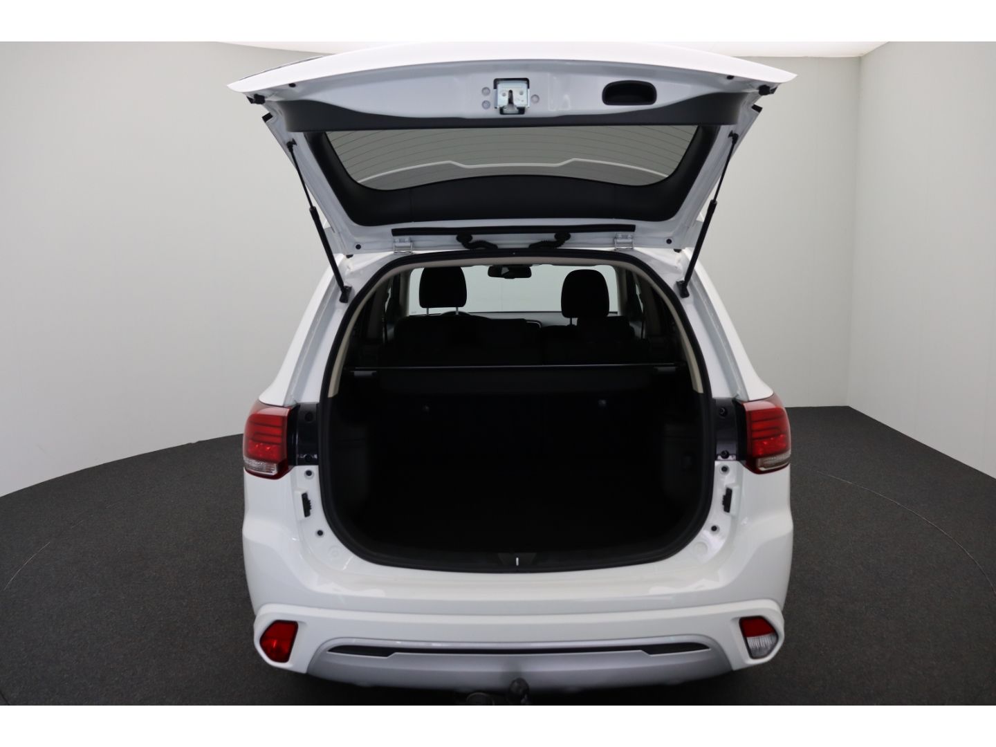 Fahrzeugabbildung Mitsubishi Plug-in Hybrid Outlander PHEV 2.4 Basis 4WD