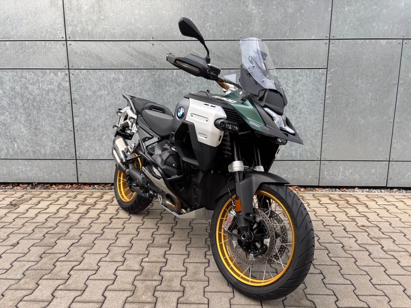 Fahrzeugabbildung BMW R 1300 GS Adventure Option 719 ASA 3 Pakete Akra