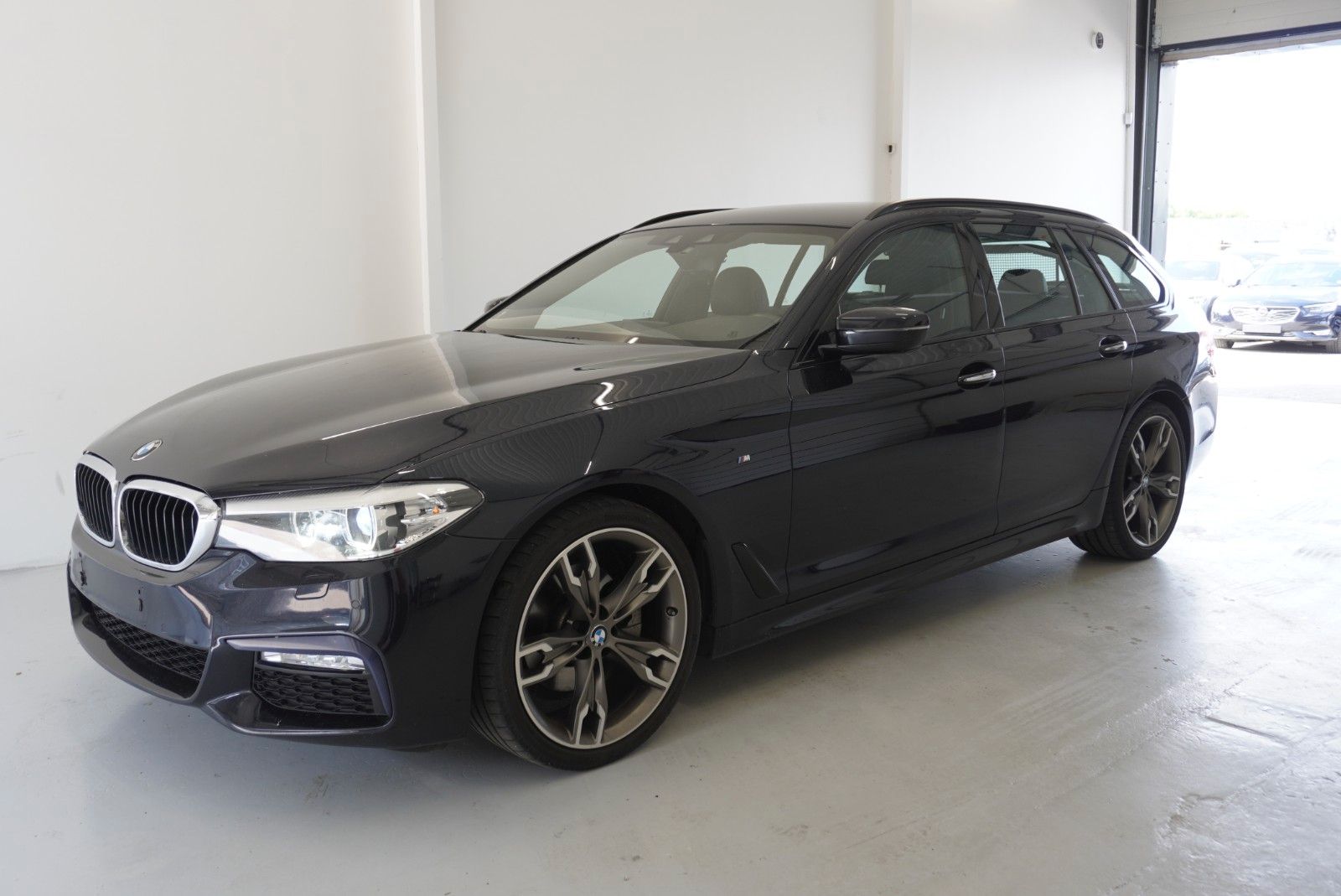 BMW 520D 2,0 M-SPORT AUT. *TOP*