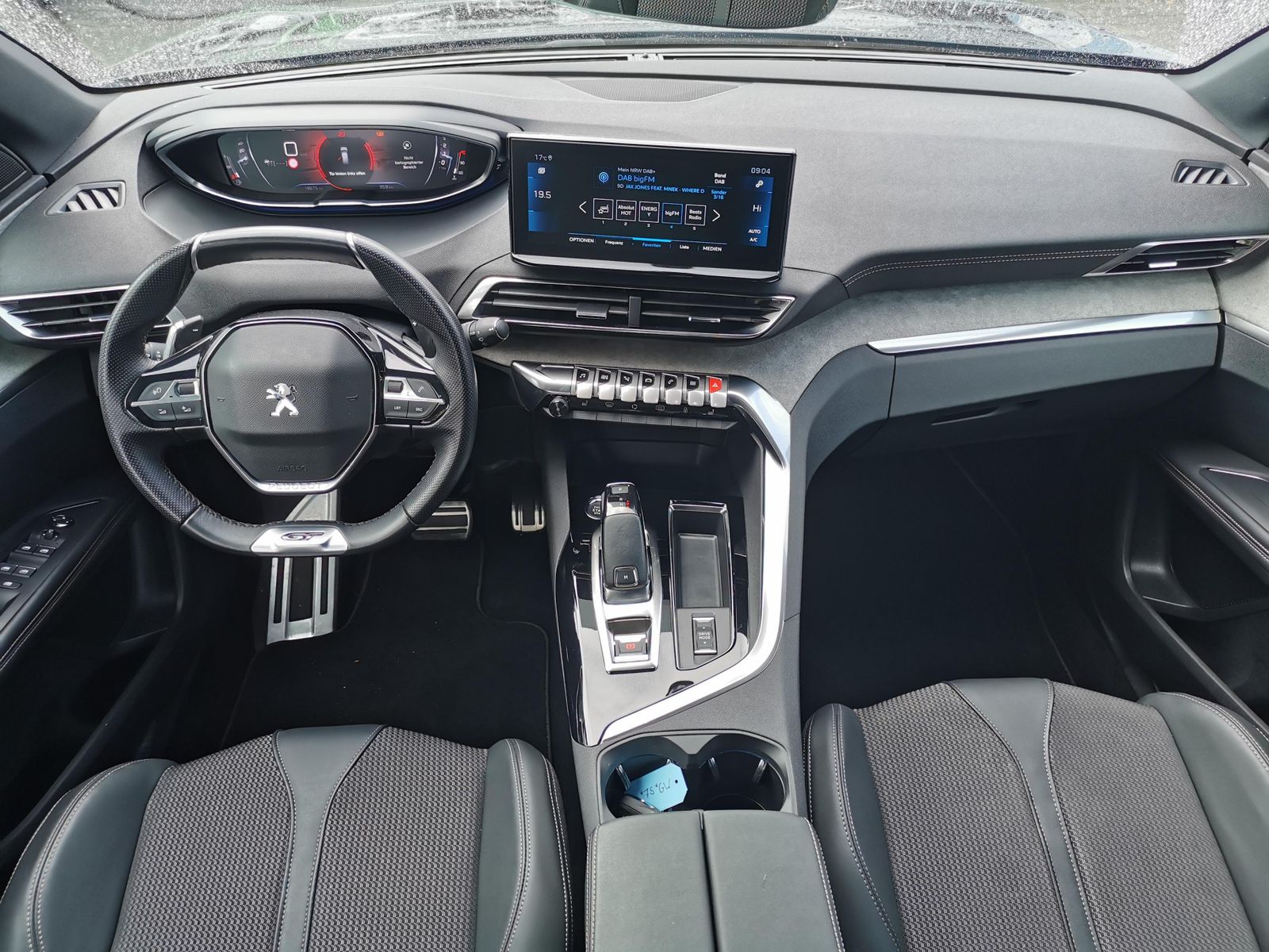 Fahrzeugabbildung Peugeot 3008 1.2 PureTech 130, GT