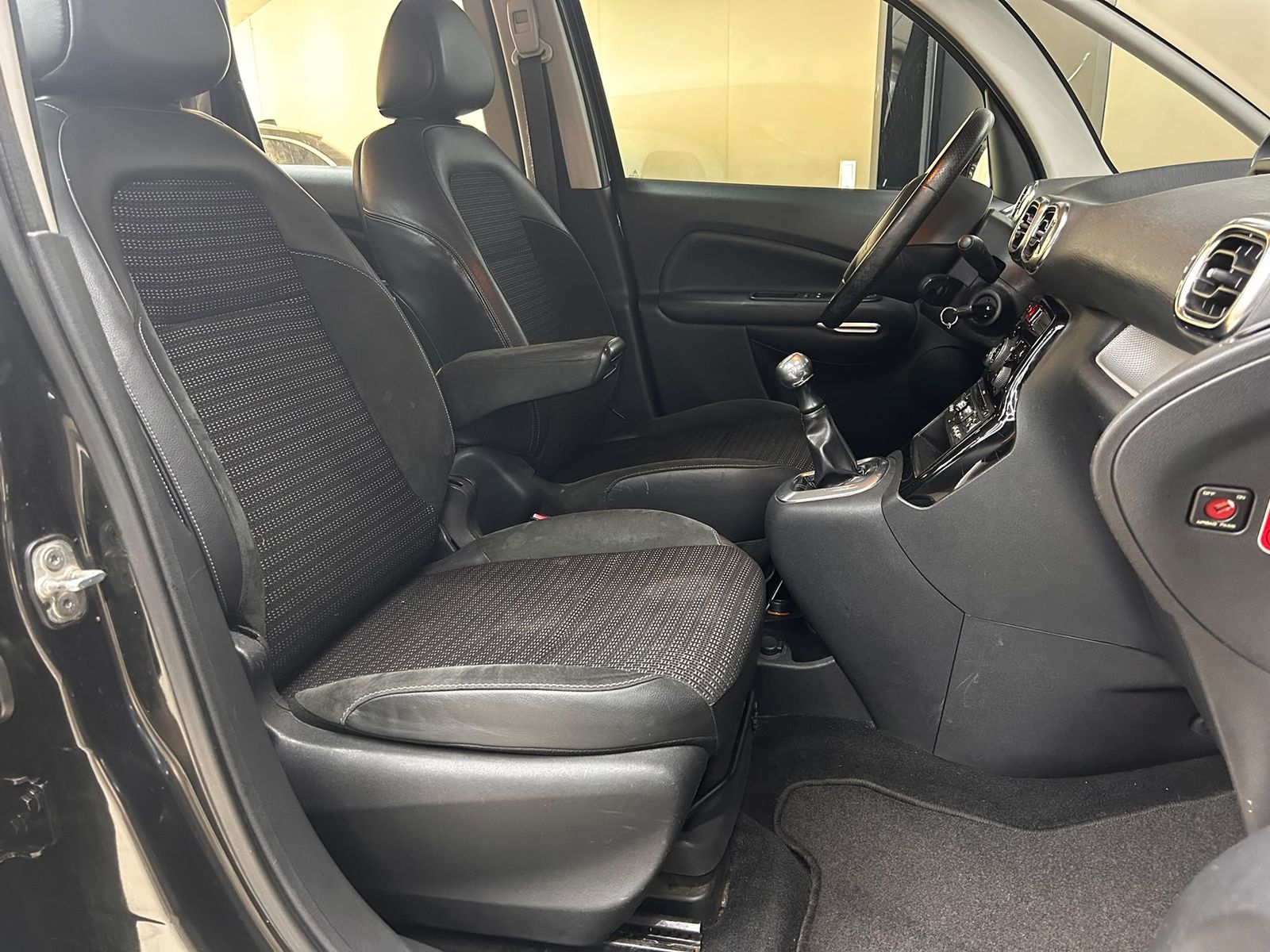 Fahrzeugabbildung Citroën C3 Picasso Exclus Black-Paket GEPFLEGT+NAVI+TÜV