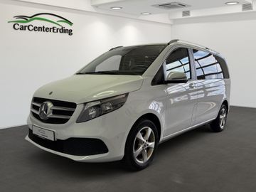 Mercedes V 220 - 1