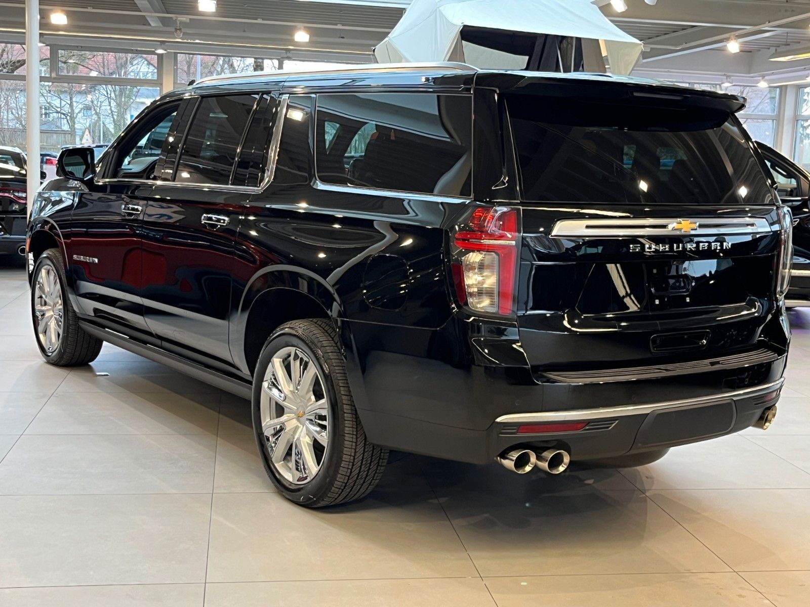 Fahrzeugabbildung Chevrolet Suburban High Country 6.2 *AHK*Pano*360°