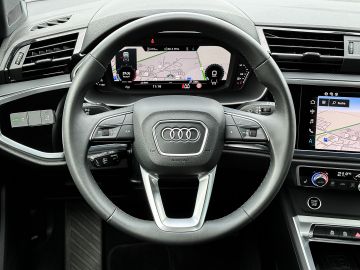 Audi Q3 - 12