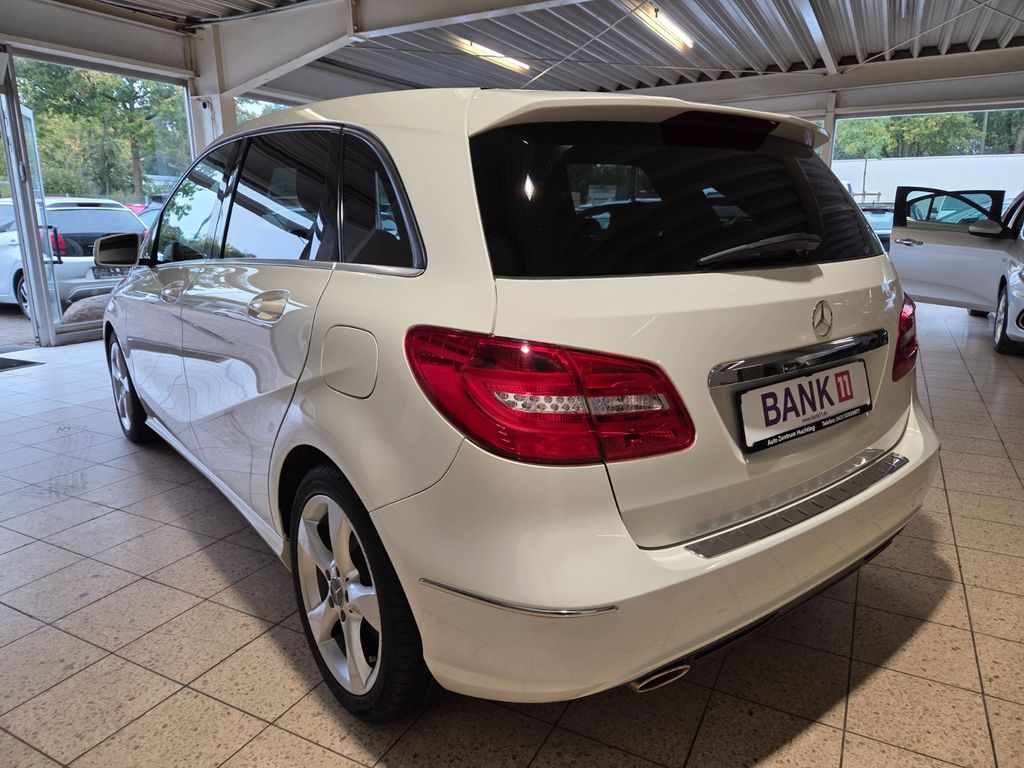 Mercedes-Benz B 180 B B 180 BlueEFFICIENCY HU AU NEU – Ansicht 5