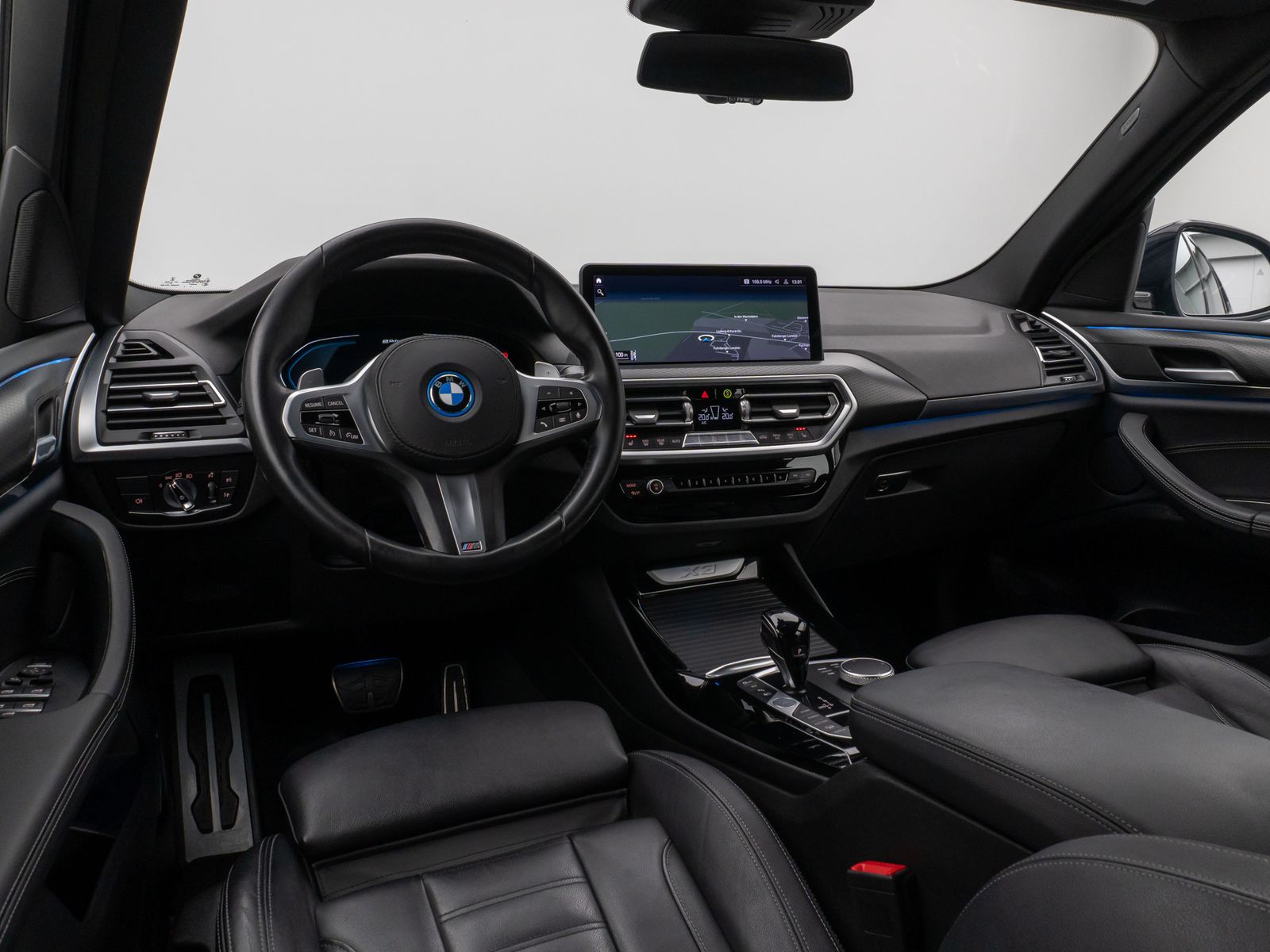 Fahrzeugabbildung BMW X3 xD30e M Sport 360°Laser HUD DAB HiFi AHK 20"