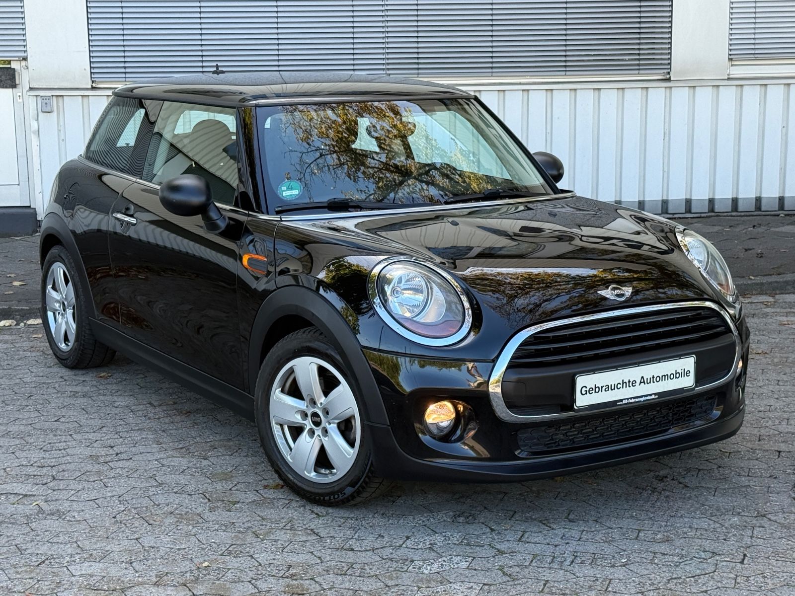 MINI ONE - 1