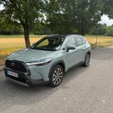 Toyota Corolla Cross 2.0-l-VVT-i Hybrid Lounge Allr... - graue Toyota Corolla Cross