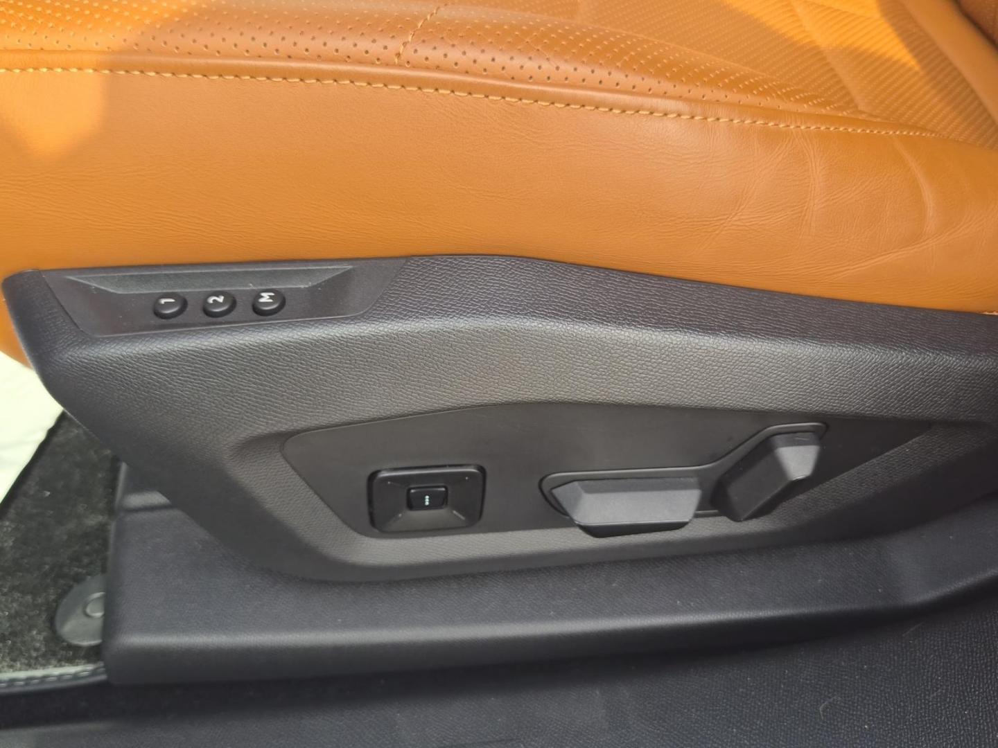 DS Automobiles No8 Etoile FWD 230PS LEDER/ACC/NAVI/Glasdach/LED