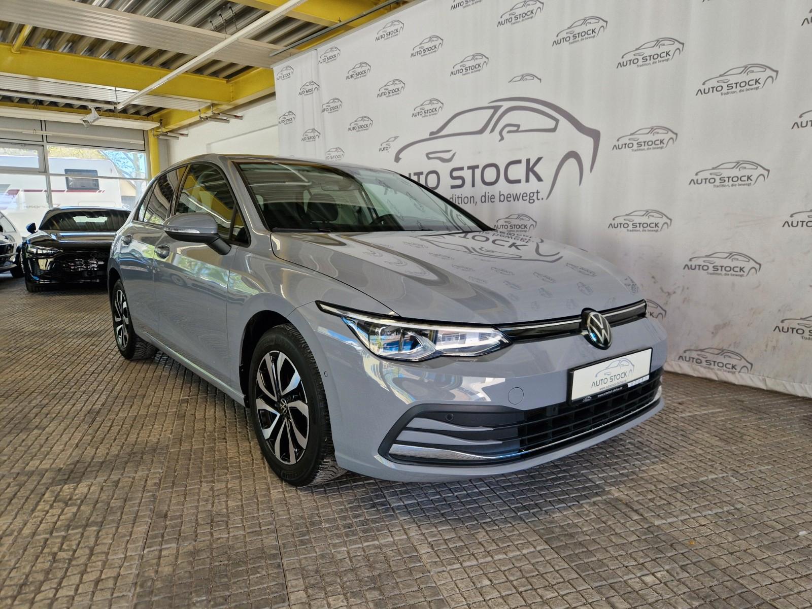 Volkswagen Golf 1.5 TSI ACTIVE PDC LED Navi SH Standheizung